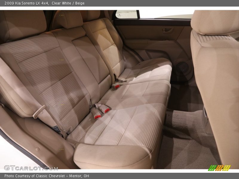 Clear White / Beige 2009 Kia Sorento LX 4x4