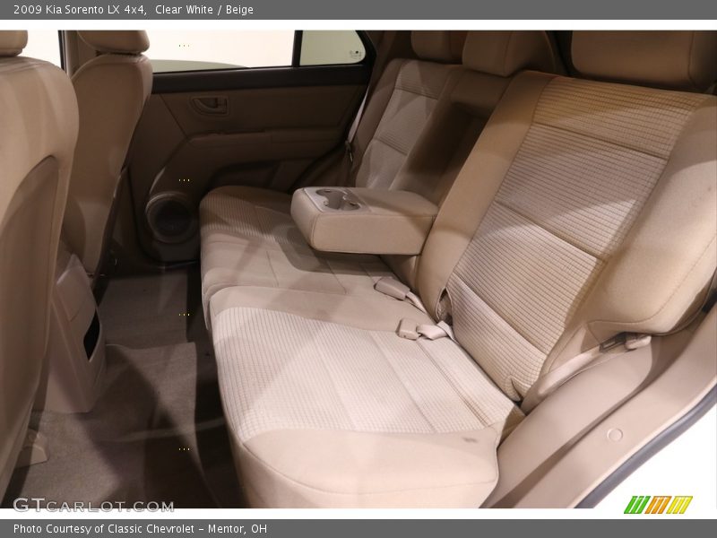 Clear White / Beige 2009 Kia Sorento LX 4x4