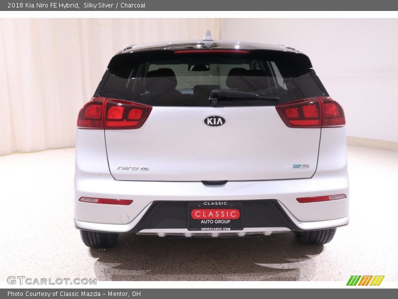 Silky Silver / Charcoal 2018 Kia Niro FE Hybrid