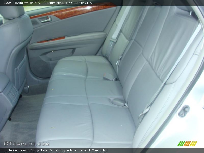 Titanium Metallic / Graphite Gray 2005 Toyota Avalon XLS
