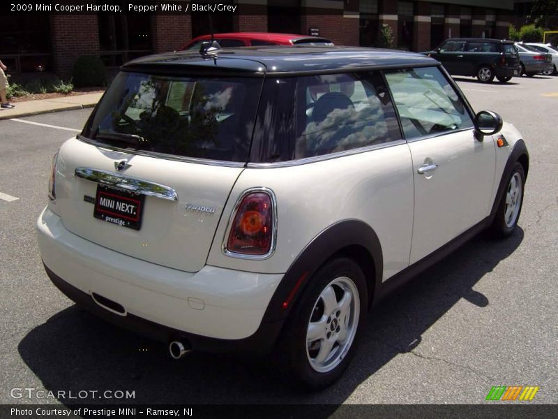 Pepper White / Black/Grey 2009 Mini Cooper Hardtop