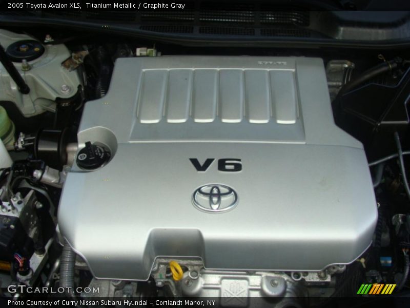 Titanium Metallic / Graphite Gray 2005 Toyota Avalon XLS