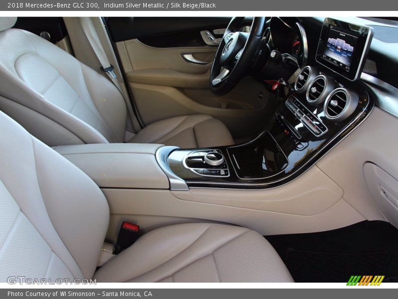 Iridium Silver Metallic / Silk Beige/Black 2018 Mercedes-Benz GLC 300