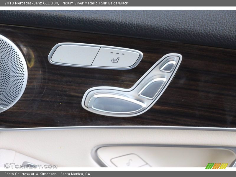 Iridium Silver Metallic / Silk Beige/Black 2018 Mercedes-Benz GLC 300