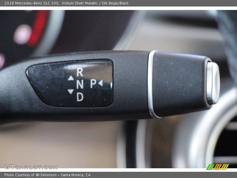 Iridium Silver Metallic / Silk Beige/Black 2018 Mercedes-Benz GLC 300