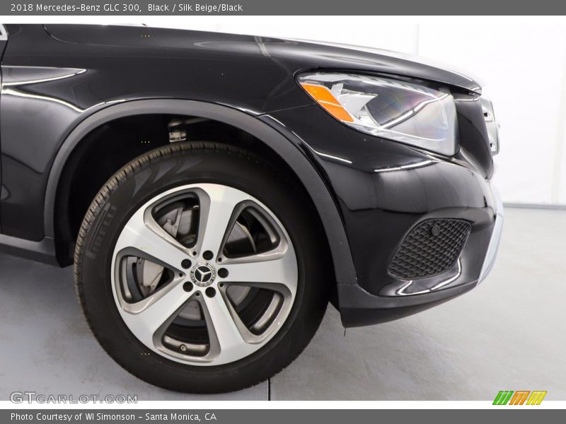 Black / Silk Beige/Black 2018 Mercedes-Benz GLC 300