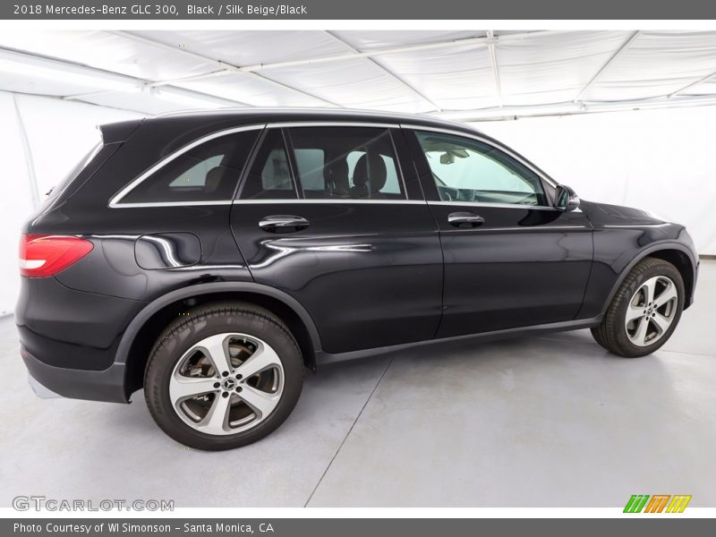 Black / Silk Beige/Black 2018 Mercedes-Benz GLC 300