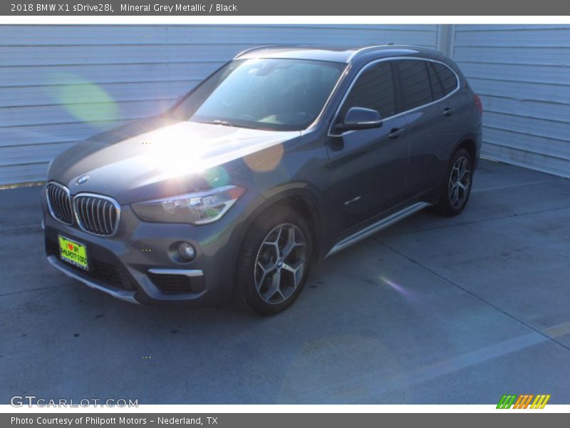 Mineral Grey Metallic / Black 2018 BMW X1 sDrive28i