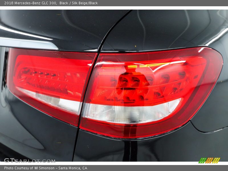 Black / Silk Beige/Black 2018 Mercedes-Benz GLC 300