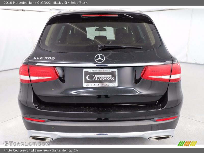 Black / Silk Beige/Black 2018 Mercedes-Benz GLC 300