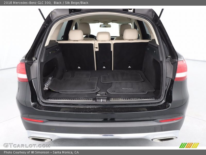 Black / Silk Beige/Black 2018 Mercedes-Benz GLC 300