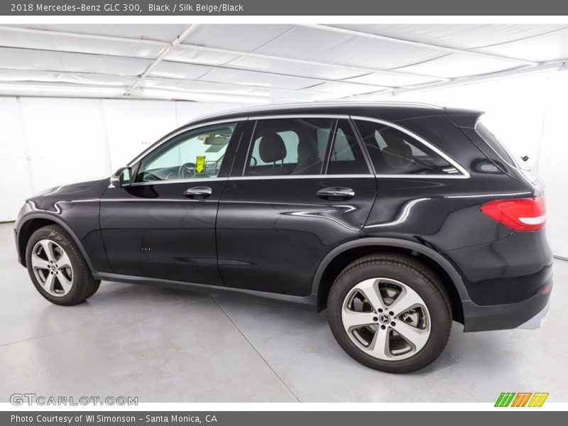Black / Silk Beige/Black 2018 Mercedes-Benz GLC 300