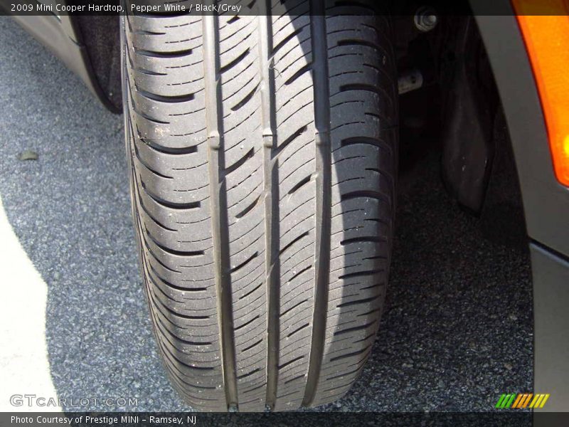 Pepper White / Black/Grey 2009 Mini Cooper Hardtop