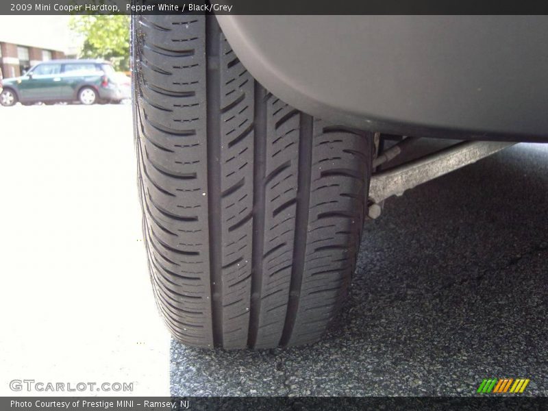 Pepper White / Black/Grey 2009 Mini Cooper Hardtop