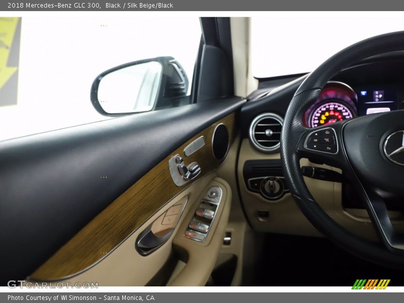 Black / Silk Beige/Black 2018 Mercedes-Benz GLC 300