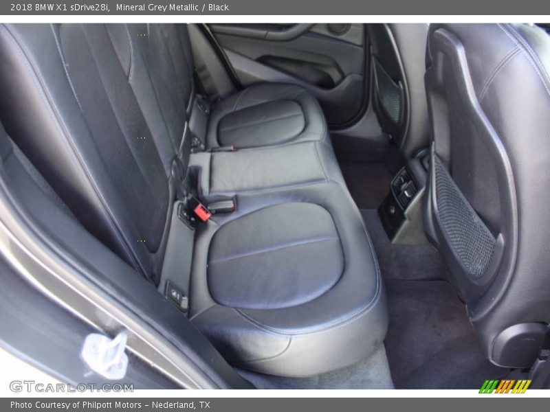 Mineral Grey Metallic / Black 2018 BMW X1 sDrive28i