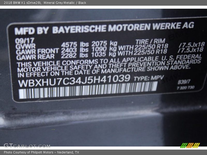 Mineral Grey Metallic / Black 2018 BMW X1 sDrive28i