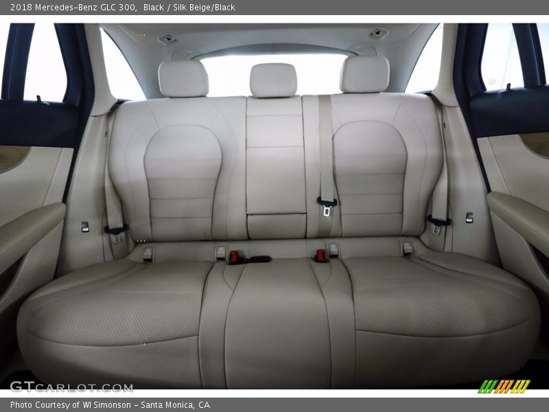 Black / Silk Beige/Black 2018 Mercedes-Benz GLC 300