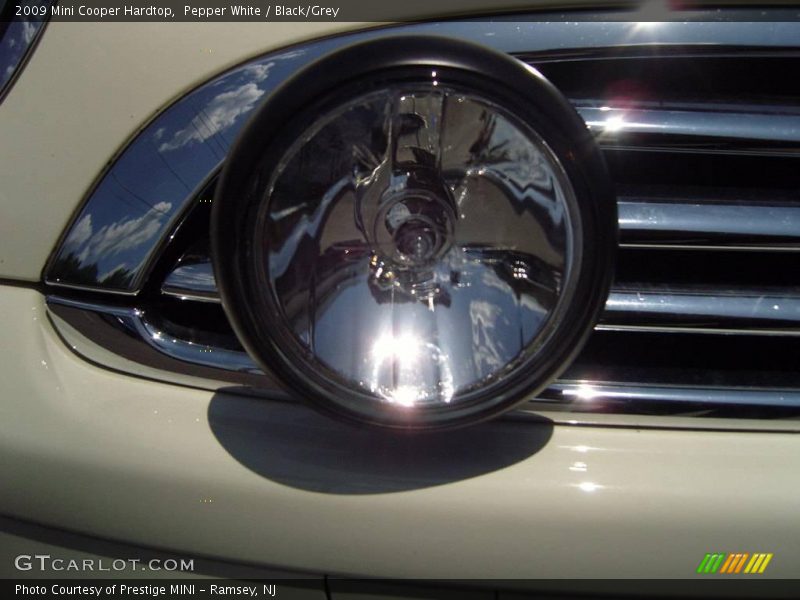 Pepper White / Black/Grey 2009 Mini Cooper Hardtop