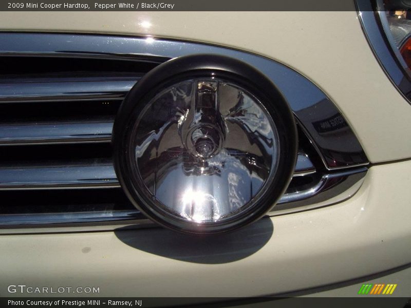 Pepper White / Black/Grey 2009 Mini Cooper Hardtop