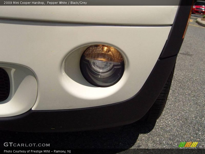 Pepper White / Black/Grey 2009 Mini Cooper Hardtop