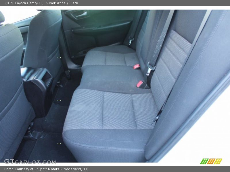 Super White / Black 2015 Toyota Camry LE