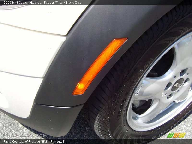 Pepper White / Black/Grey 2009 Mini Cooper Hardtop
