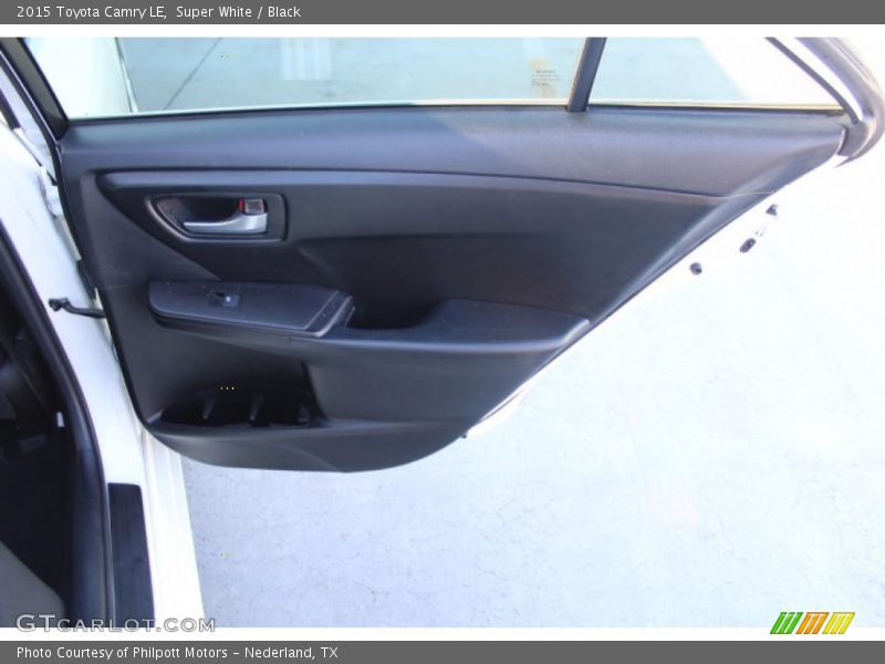 Super White / Black 2015 Toyota Camry LE
