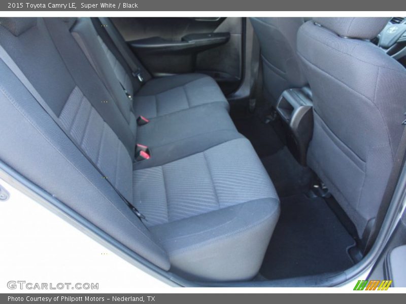 Super White / Black 2015 Toyota Camry LE
