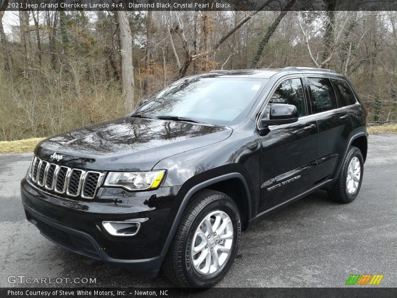 Diamond Black Crystal Pearl / Black 2021 Jeep Grand Cherokee Laredo 4x4