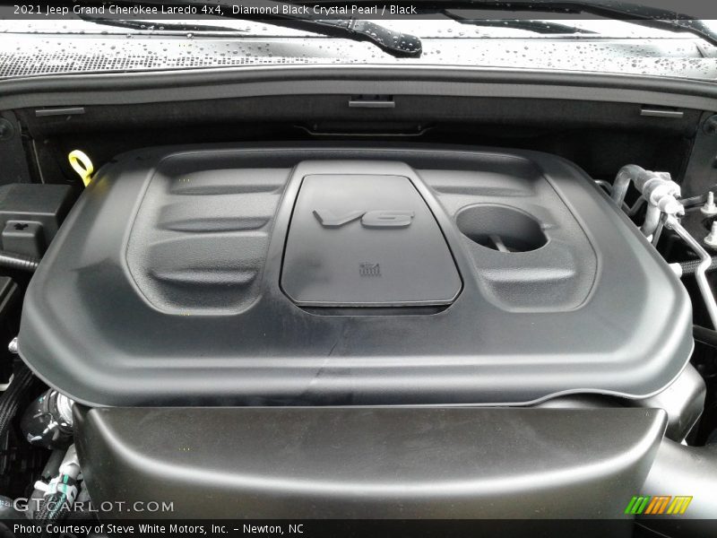 Diamond Black Crystal Pearl / Black 2021 Jeep Grand Cherokee Laredo 4x4