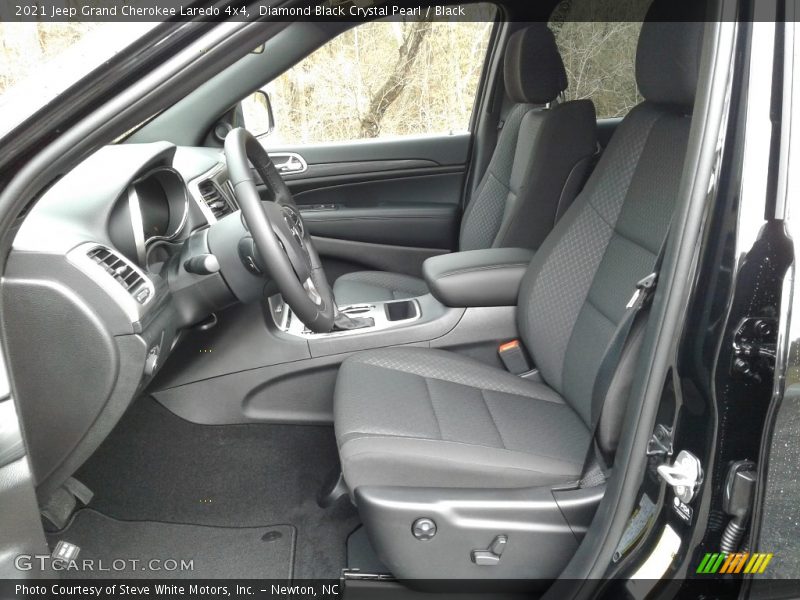 Diamond Black Crystal Pearl / Black 2021 Jeep Grand Cherokee Laredo 4x4
