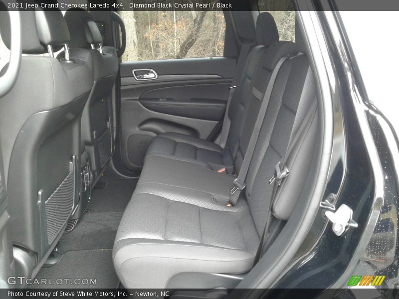 Diamond Black Crystal Pearl / Black 2021 Jeep Grand Cherokee Laredo 4x4