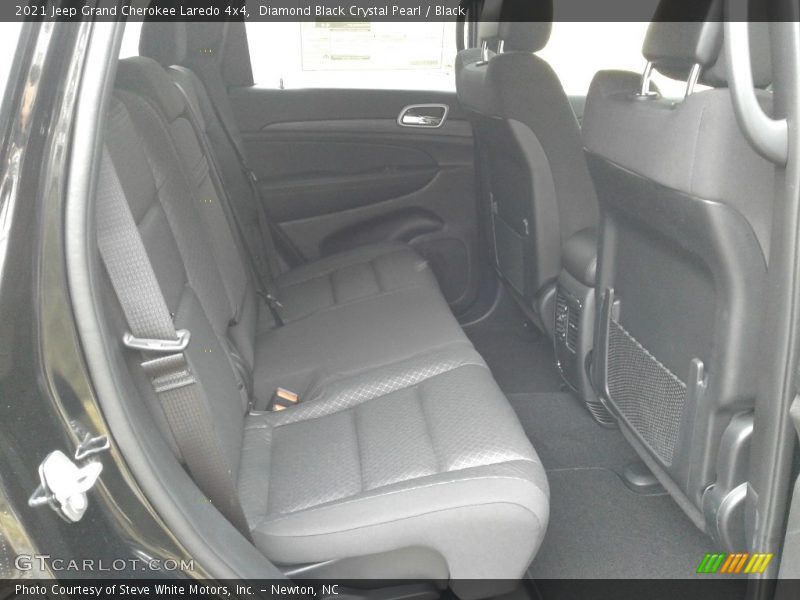 Diamond Black Crystal Pearl / Black 2021 Jeep Grand Cherokee Laredo 4x4