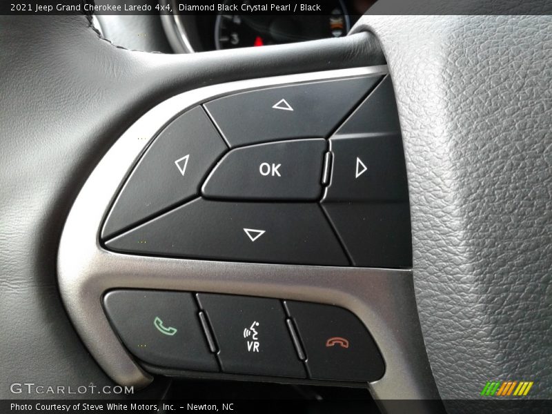 Diamond Black Crystal Pearl / Black 2021 Jeep Grand Cherokee Laredo 4x4