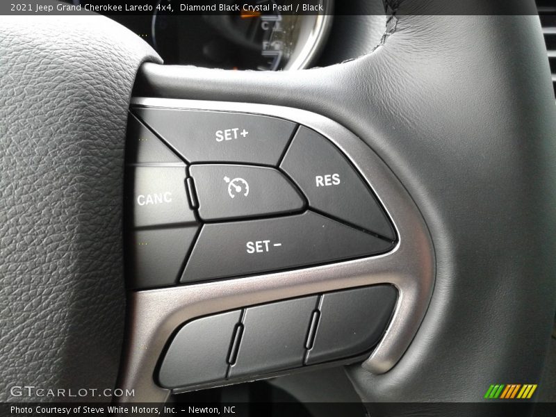 Diamond Black Crystal Pearl / Black 2021 Jeep Grand Cherokee Laredo 4x4