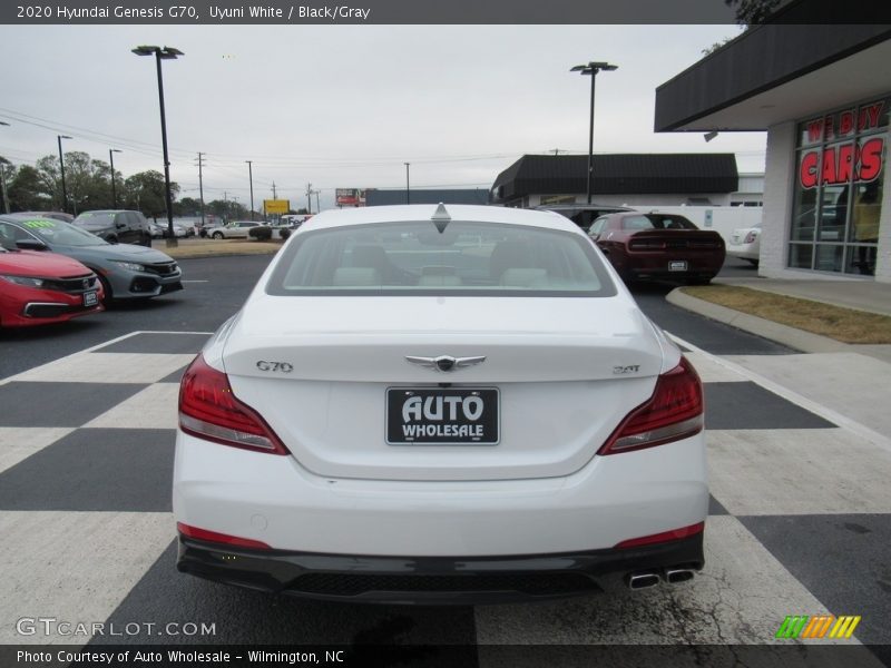 Uyuni White / Black/Gray 2020 Hyundai Genesis G70