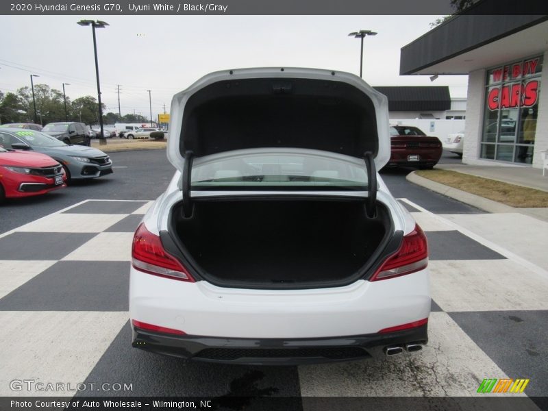 Uyuni White / Black/Gray 2020 Hyundai Genesis G70