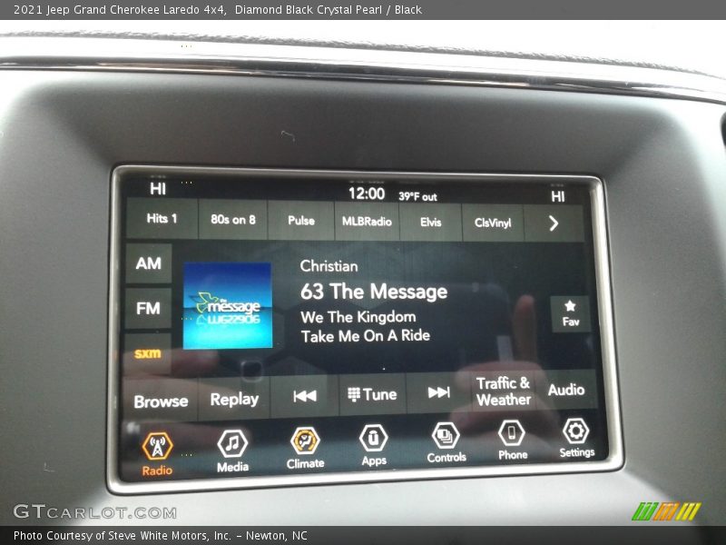 Diamond Black Crystal Pearl / Black 2021 Jeep Grand Cherokee Laredo 4x4