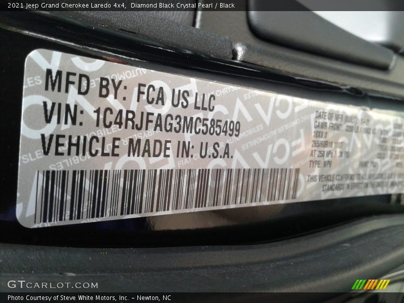 Diamond Black Crystal Pearl / Black 2021 Jeep Grand Cherokee Laredo 4x4