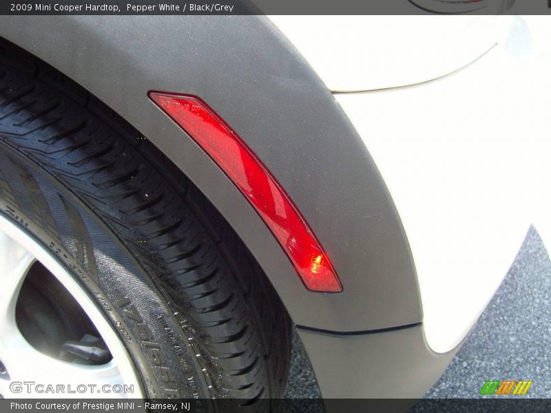 Pepper White / Black/Grey 2009 Mini Cooper Hardtop