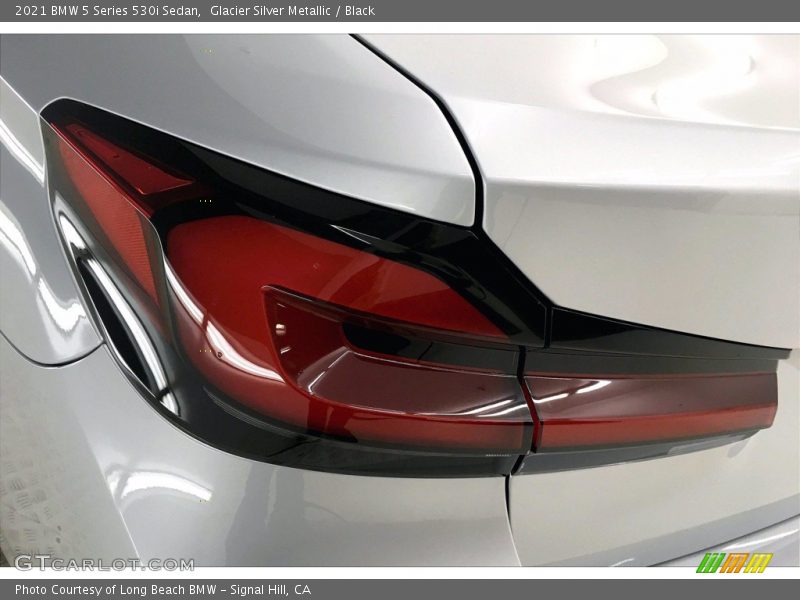 Glacier Silver Metallic / Black 2021 BMW 5 Series 530i Sedan