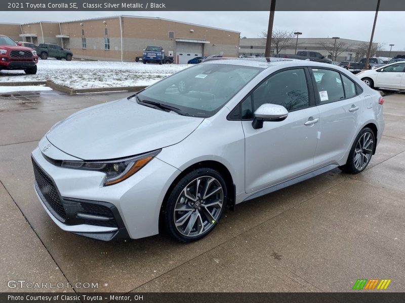 Front 3/4 View of 2021 Corolla SE