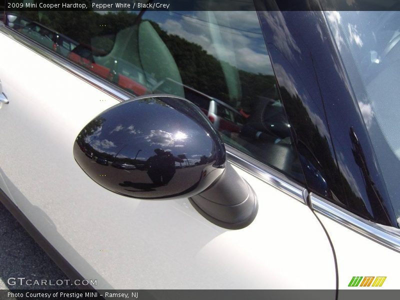 Pepper White / Black/Grey 2009 Mini Cooper Hardtop