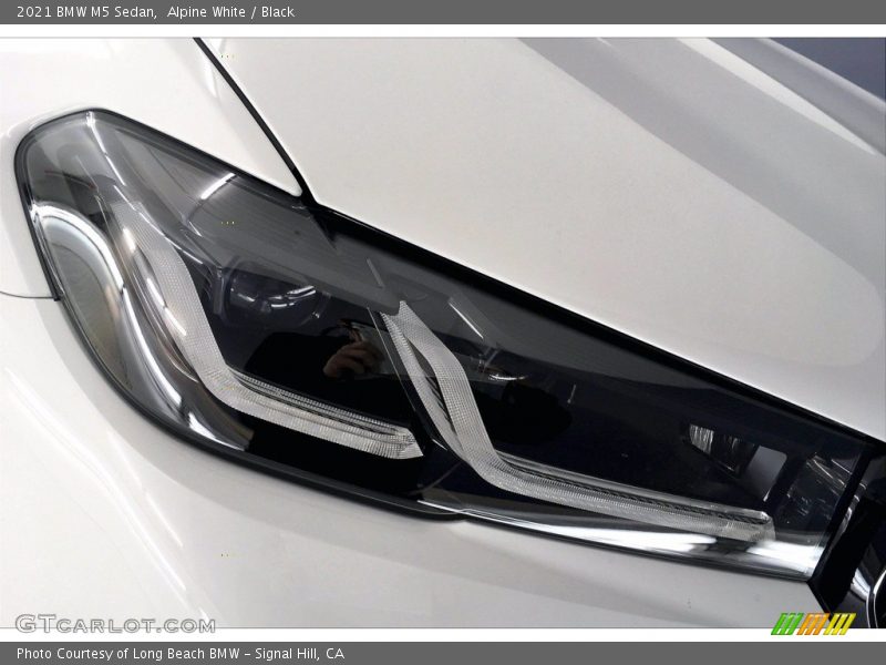 Alpine White / Black 2021 BMW M5 Sedan