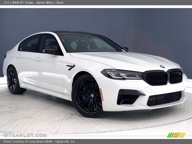 Front 3/4 View of 2021 M5 Sedan