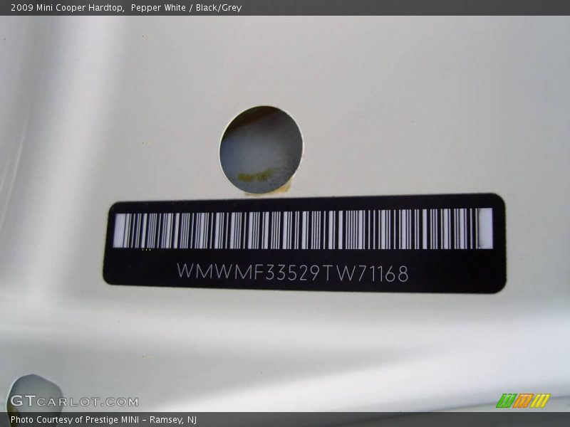 Pepper White / Black/Grey 2009 Mini Cooper Hardtop