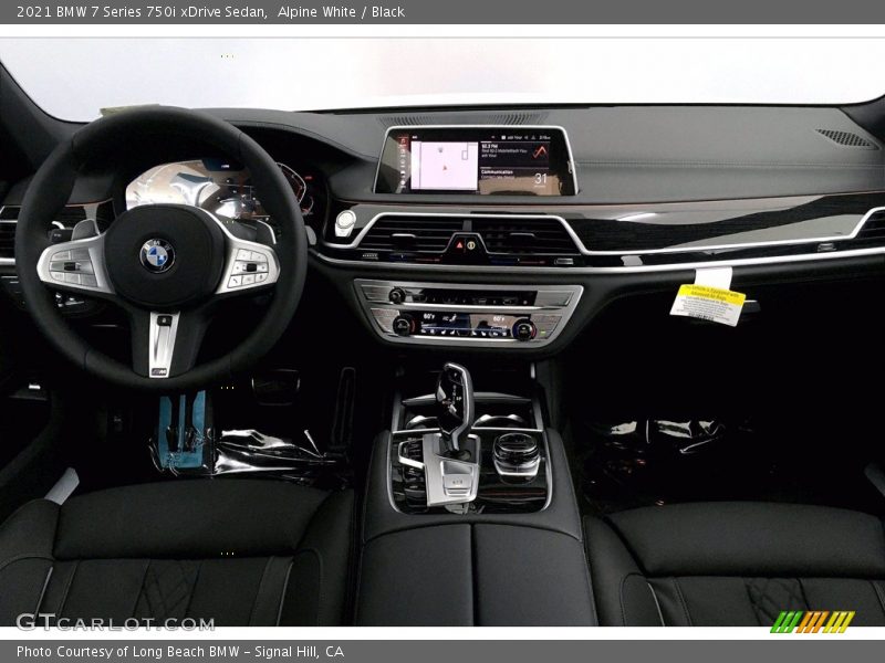 Dashboard of 2021 7 Series 750i xDrive Sedan