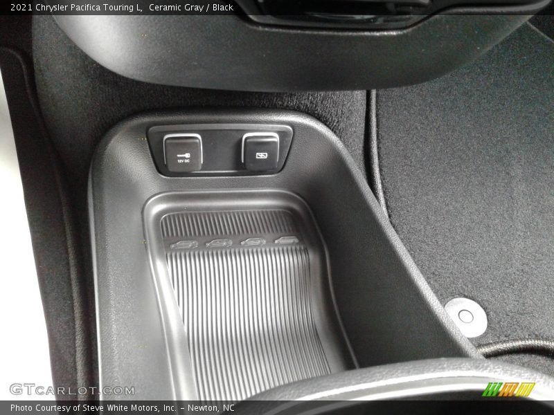 Ceramic Gray / Black 2021 Chrysler Pacifica Touring L