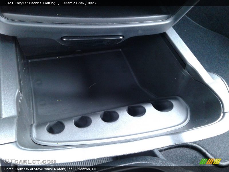 Ceramic Gray / Black 2021 Chrysler Pacifica Touring L
